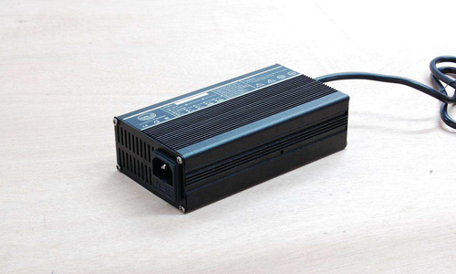 <b>磷酸鐵鋰電池和鉛酸電池的充電方式有什么不同之處？</b>