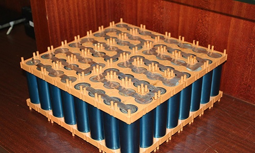 <b>磷酸鐵鋰電池能用于光伏儲能發(fā)電嗎</b>